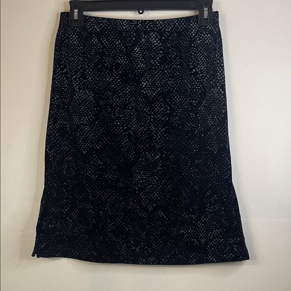 A. Byer Elegant Black Faux Snakeskin crushed velvet skirt Size XS EUC #303